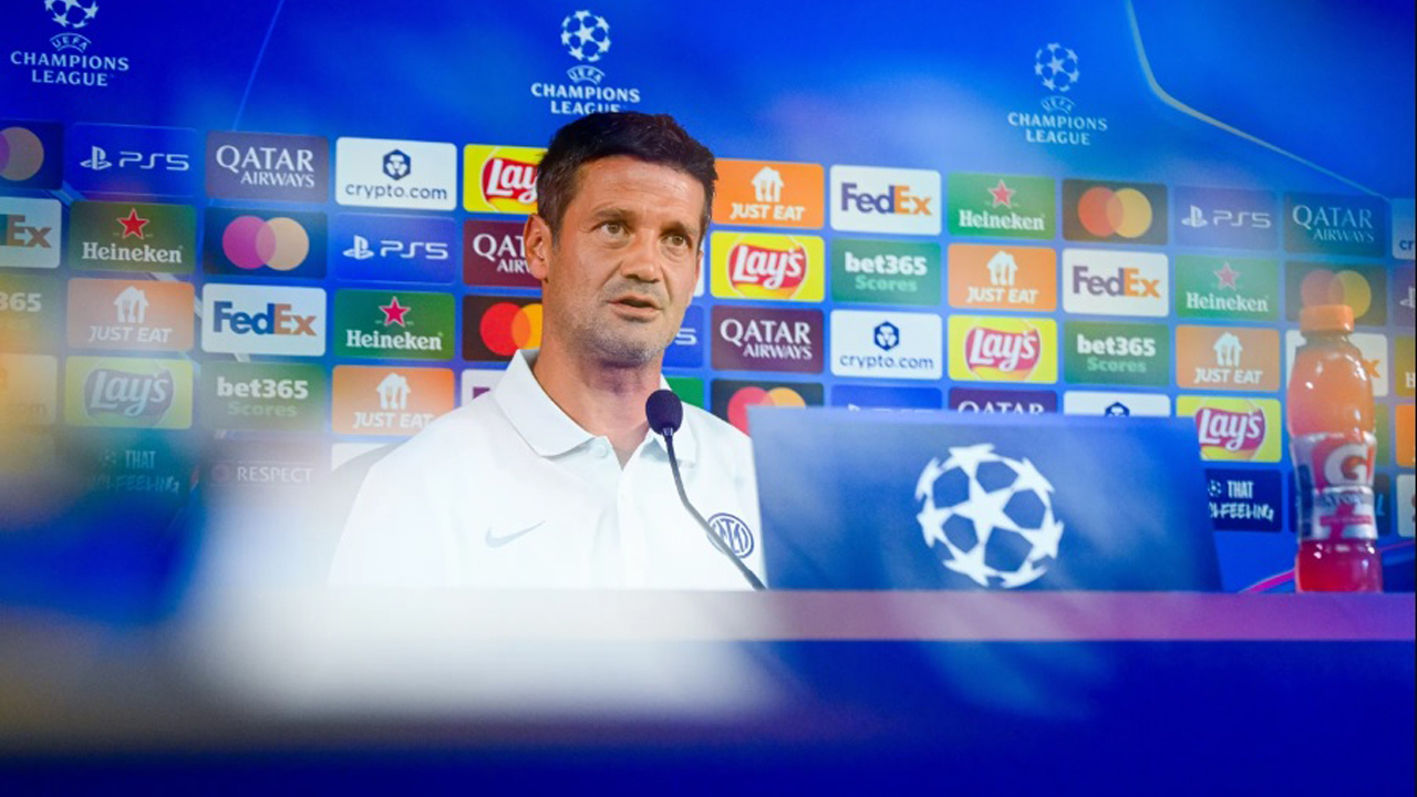 Jelang Hadapi Slavia Praha, Cristian Chivu Minta Inter Jaga Fokus